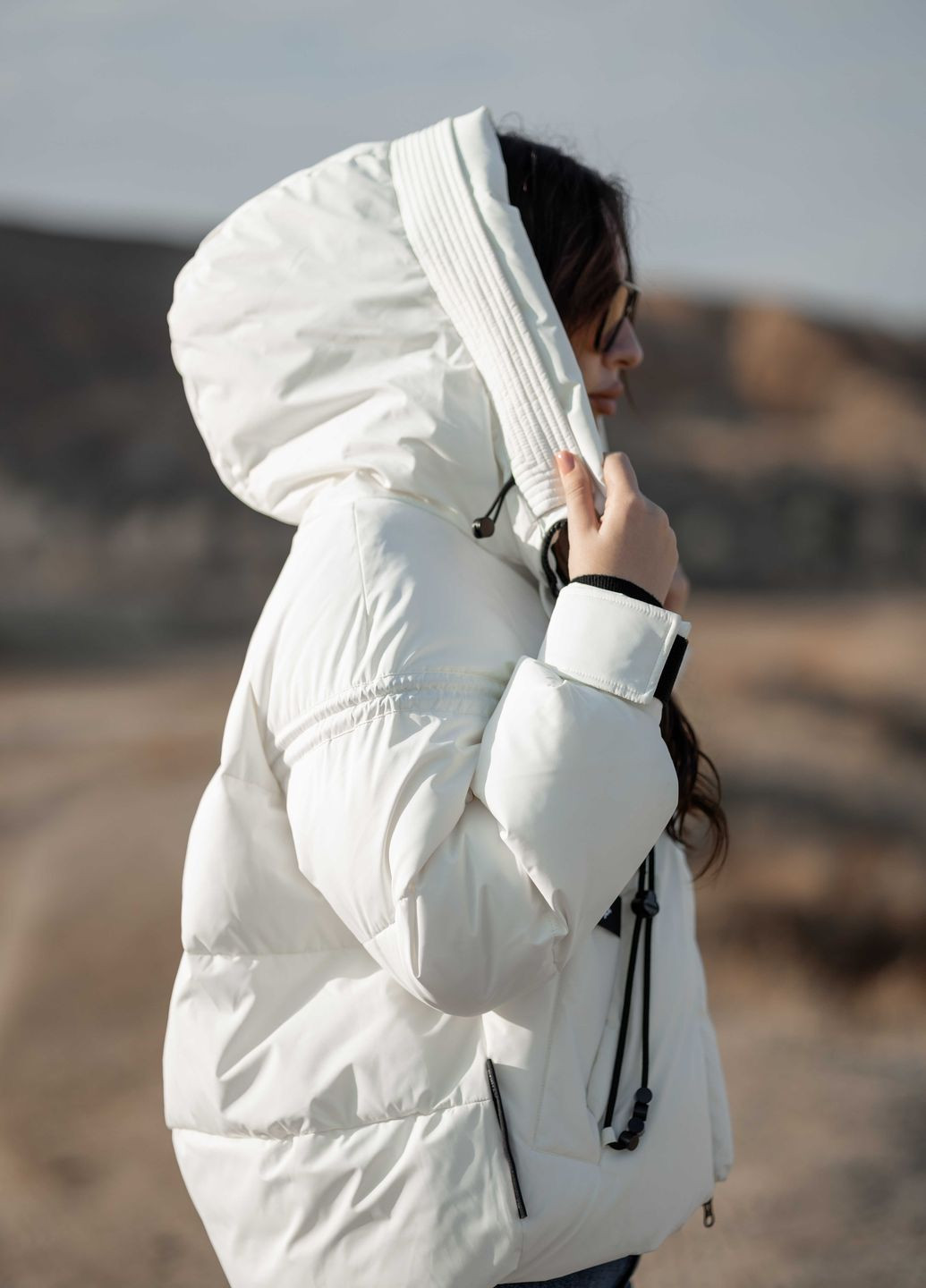 Молочная зимняя женская зимняя короткая куртка 940082 Towmy