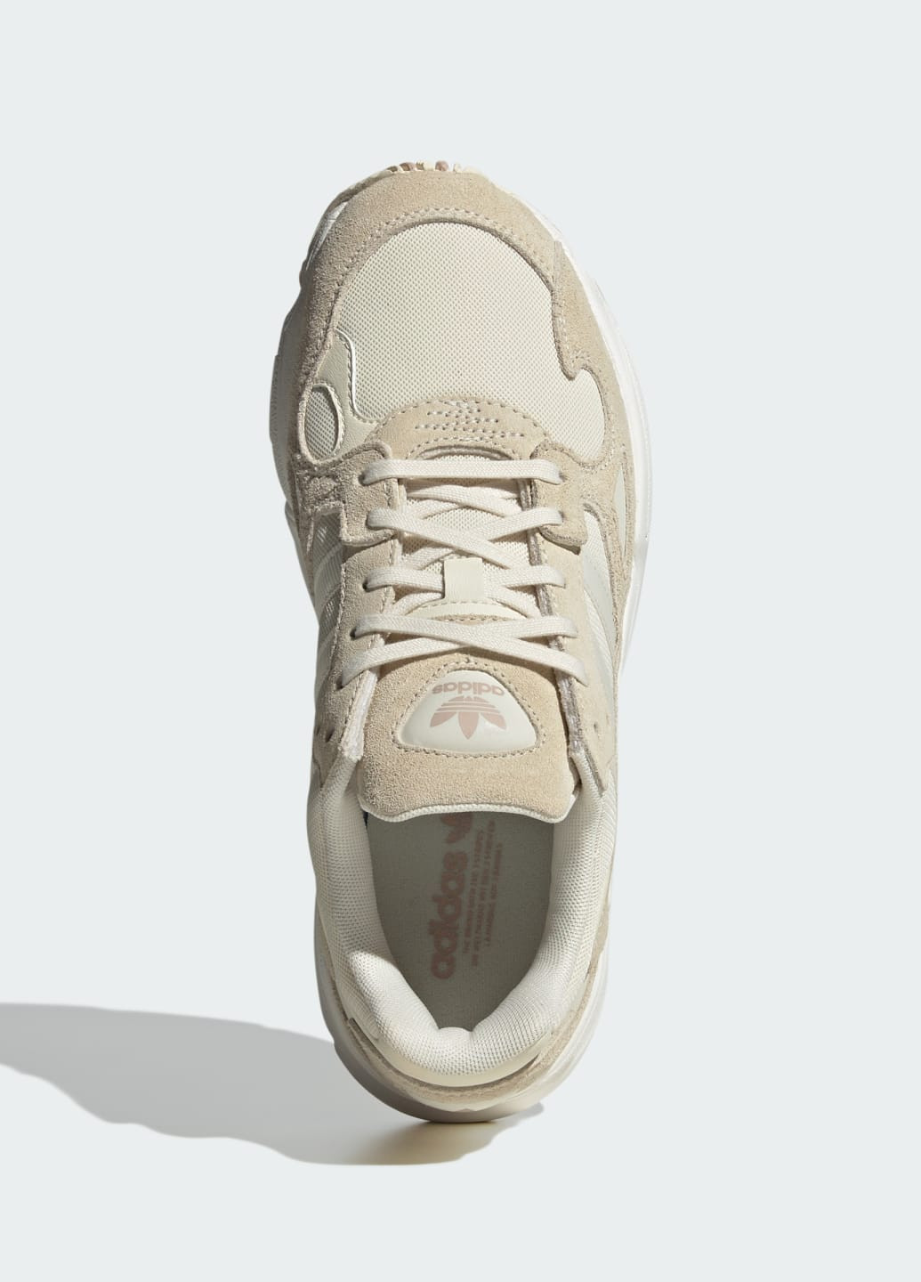 Белые всесезонные кроссовки falcon adidas