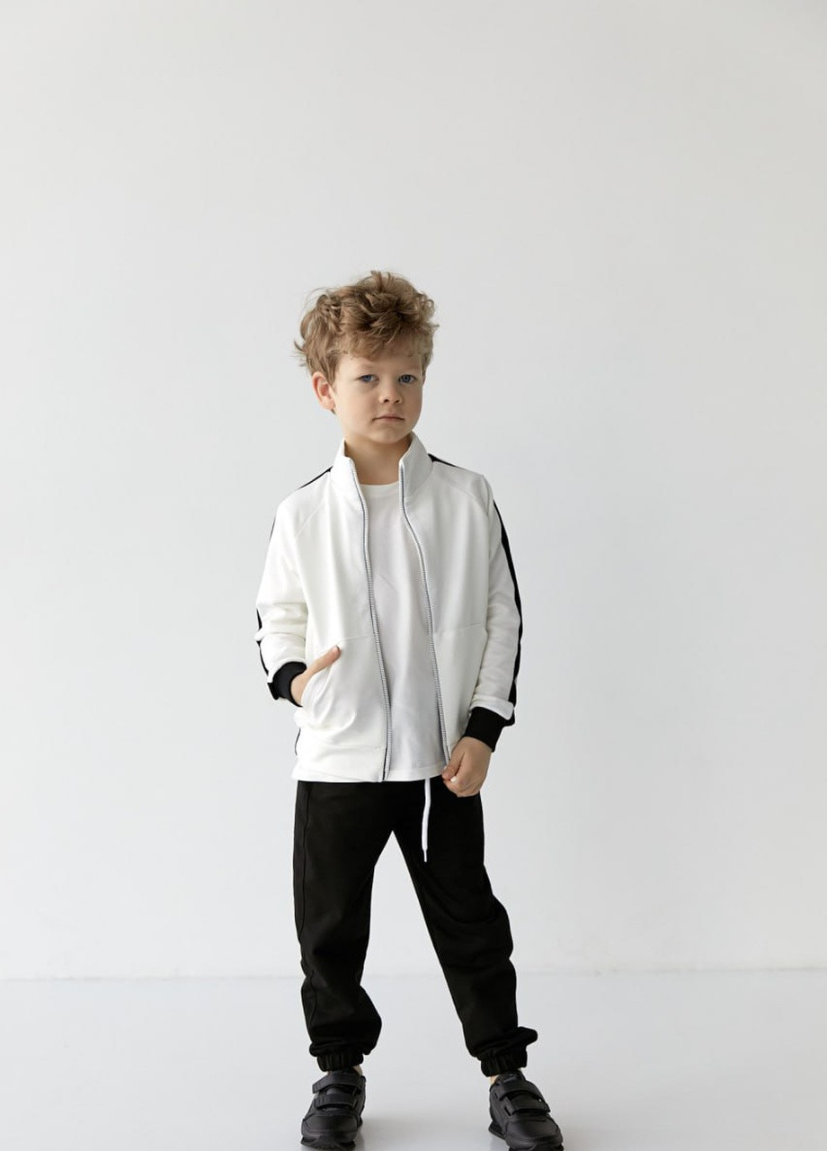 Спортивный костюм на мальчика цвет белый с черным 406589 New Trend (259033976)