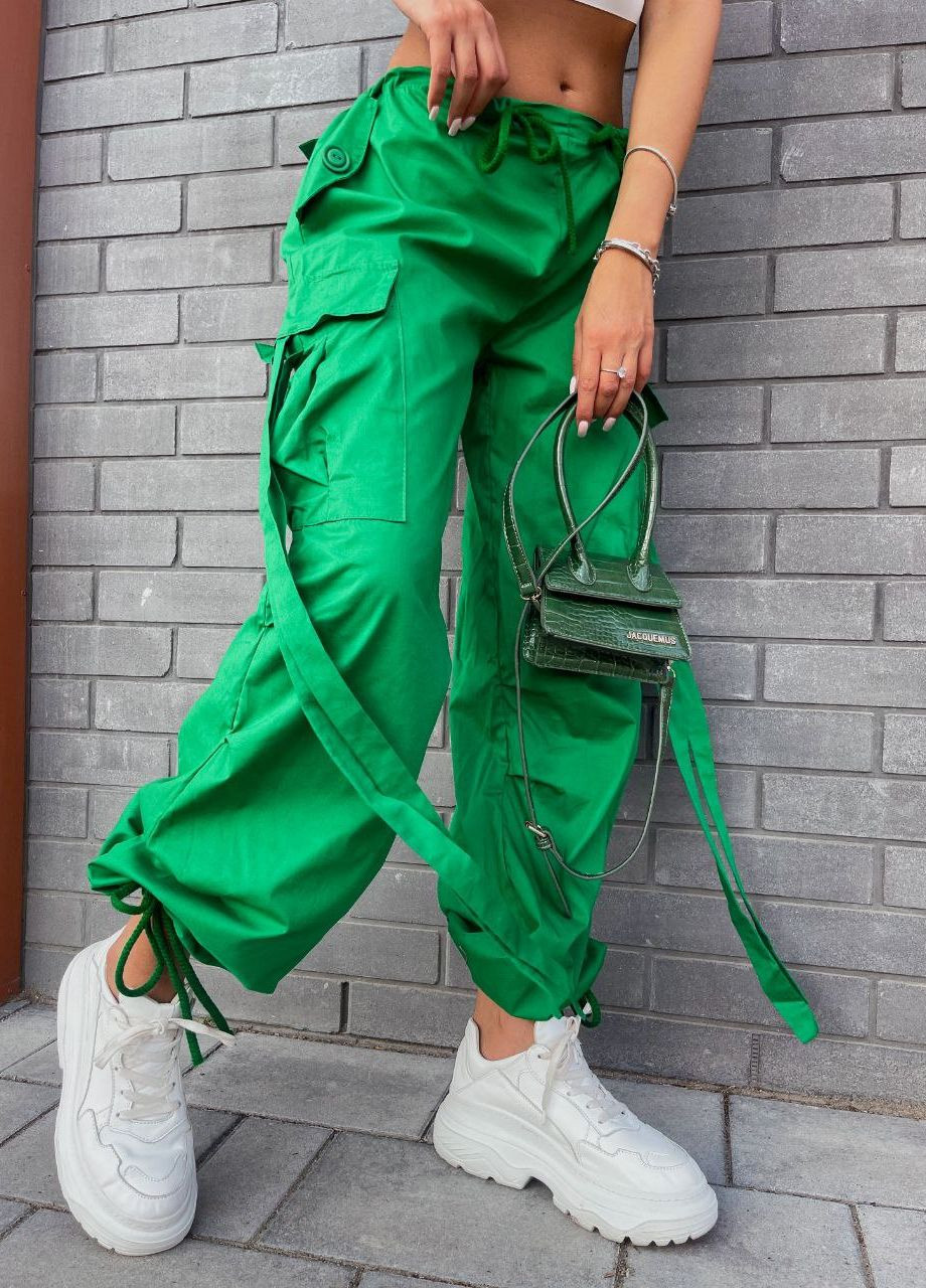 Зеленые брюки No Brand