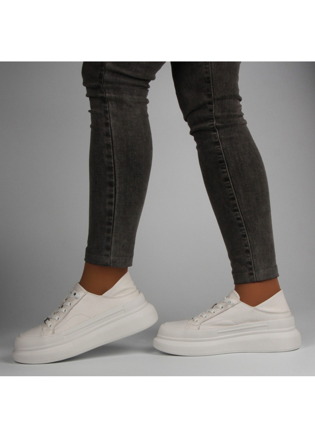 Женские кроссовки 198005 Buts белые демисезоны (258243840)