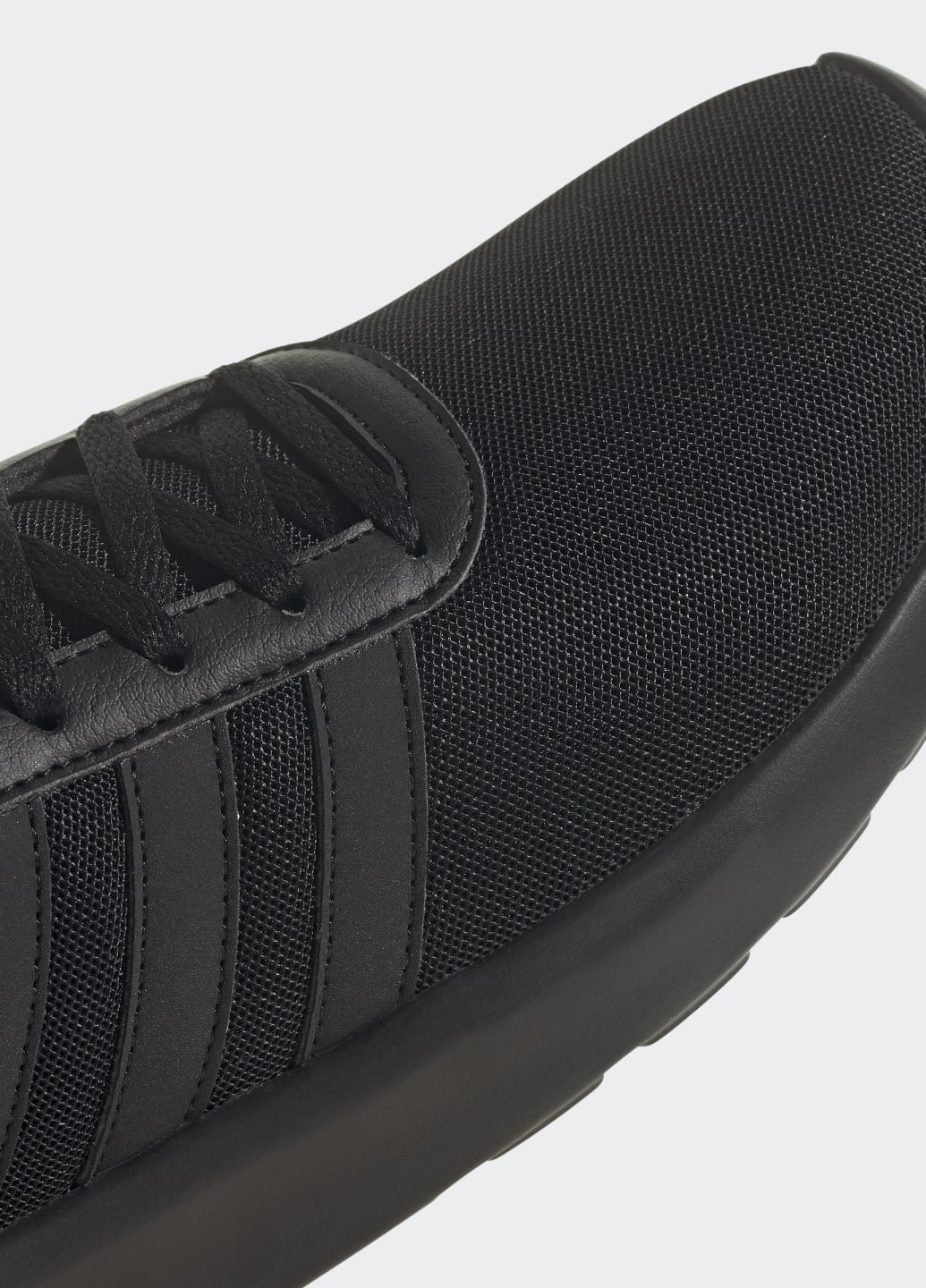 Чорні всесезон кросівки lite racer 3.0 adidas