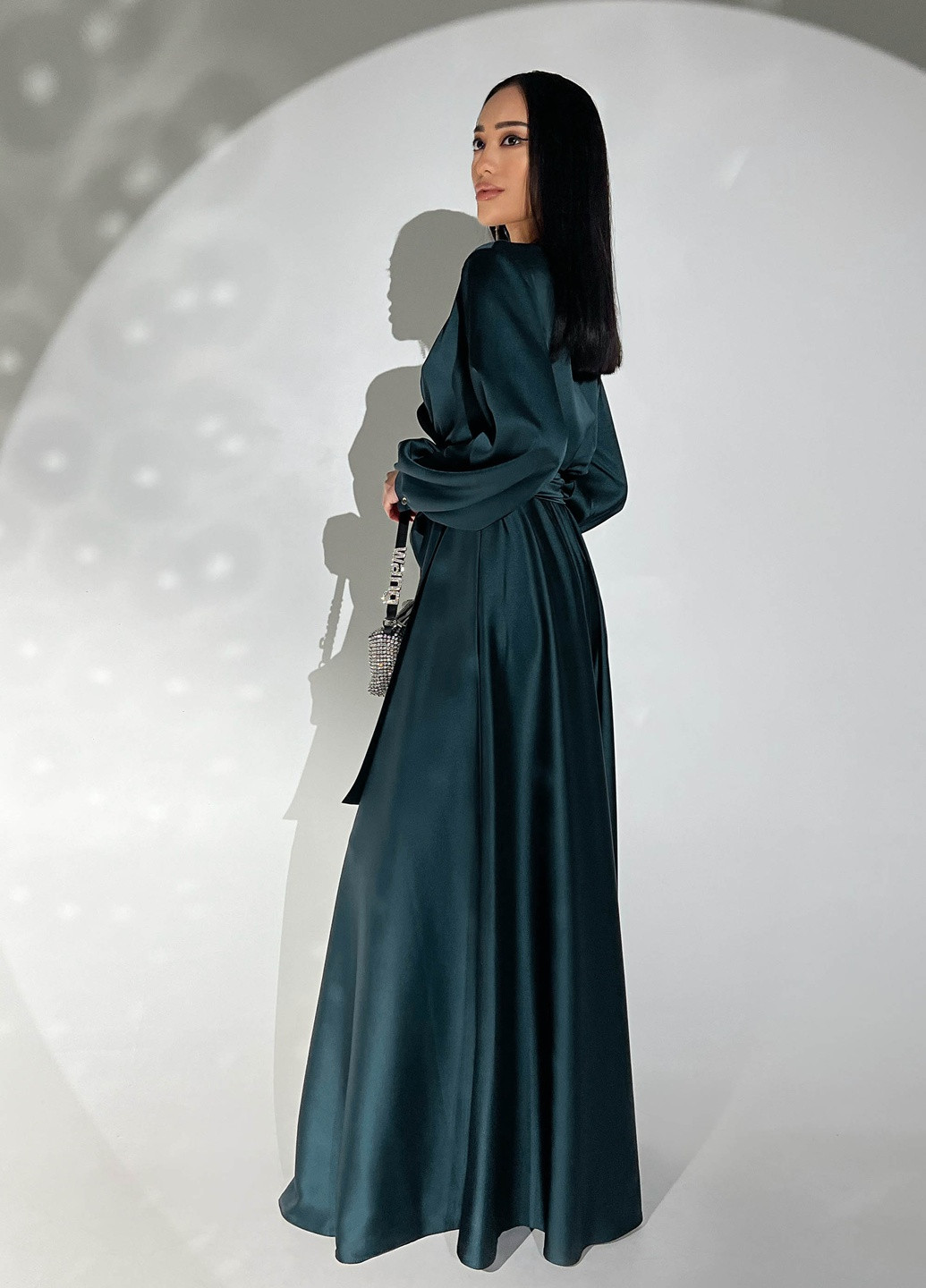 Смарагдова вечірня вечірня сукня з шовку "армані" Jadone Fashion однотонна