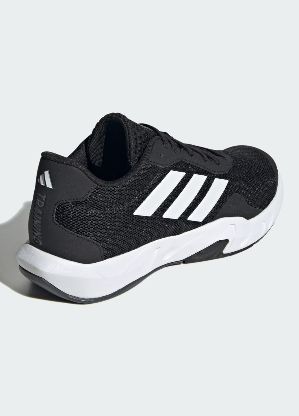 Чорні всесезон кросівки amplimove trainer adidas