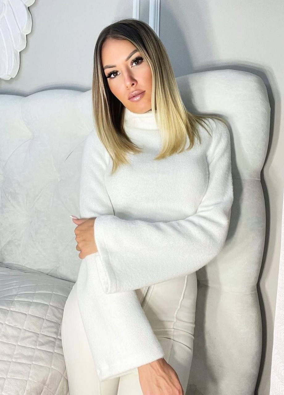 Белый демисезонный комфортный мягкий женский свитер в рубчик, приятный к телу короткий свитер No Brand 150