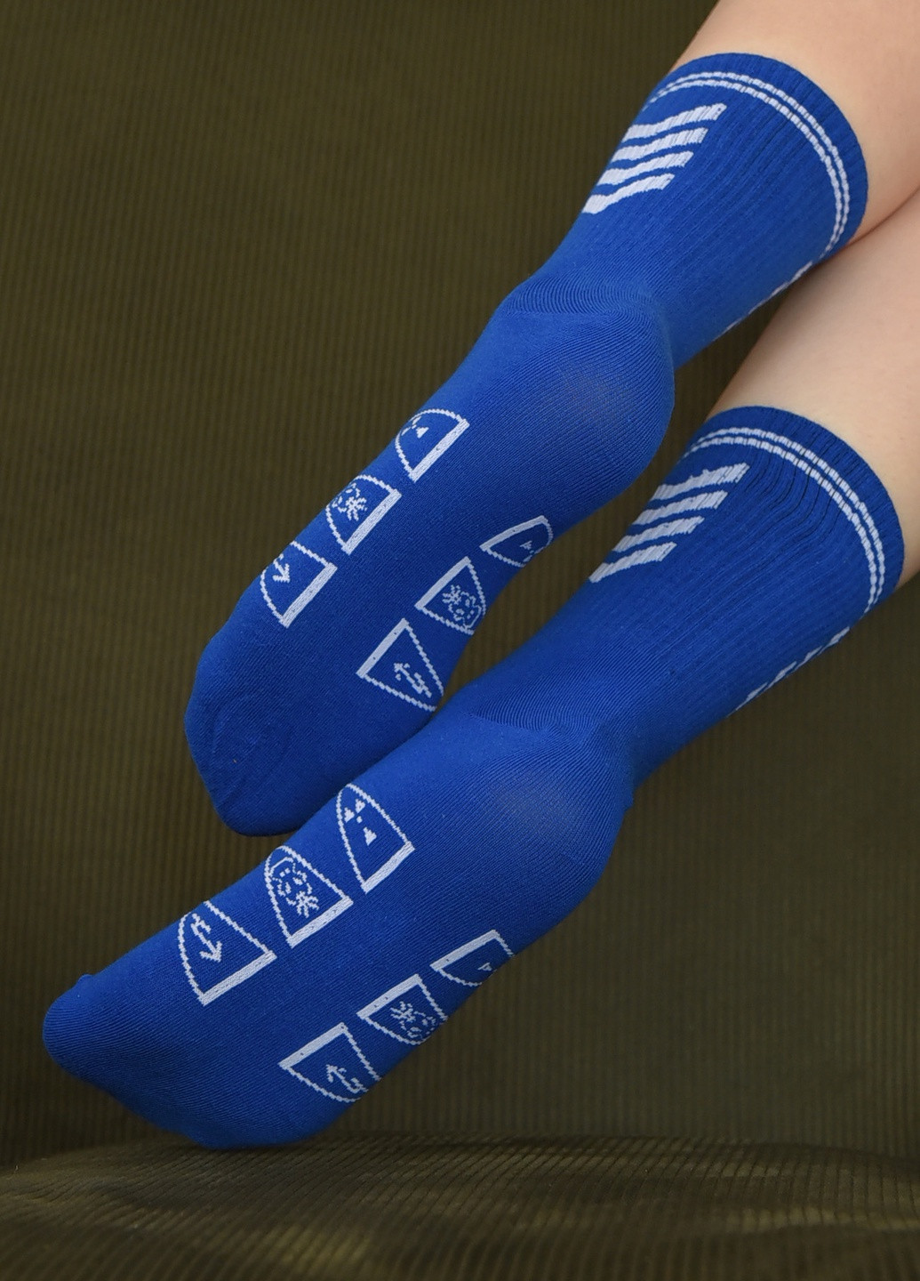Шкарпетки жіночі високі синього кольору розмір 38-41 Let's Shop (258618880)