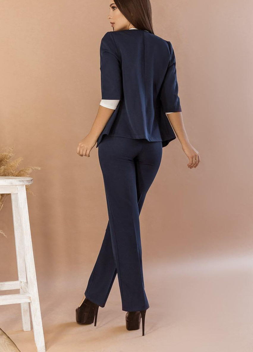 Женский стильный брючный костюм из костюмной ткани средней плотности темно синего цвета р.52/54 383786 New Trend (257611111)