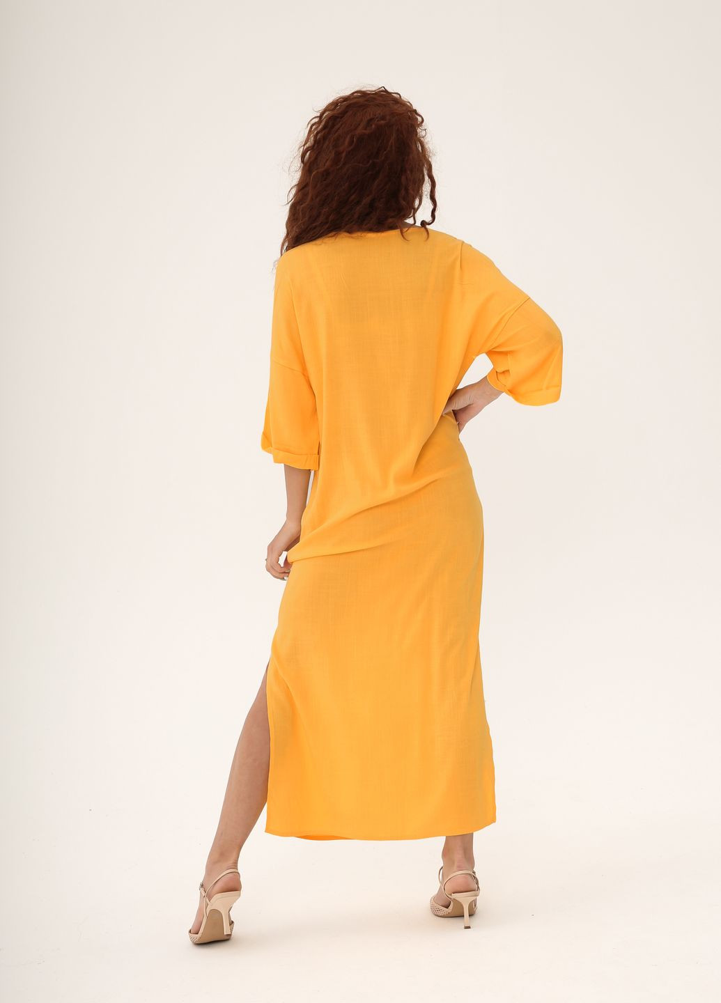 Желтое кэжуал женская универсальная футболка-платье свободного кроя INNOE однотонное