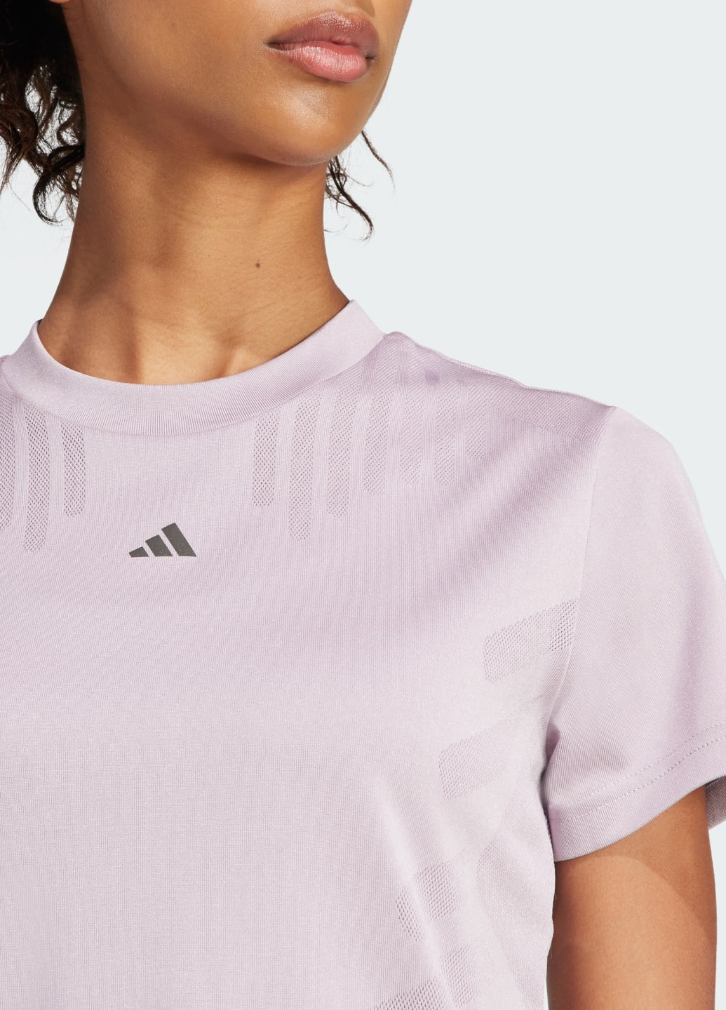 Фіолетова всесезон футболка hiit airchill training adidas
