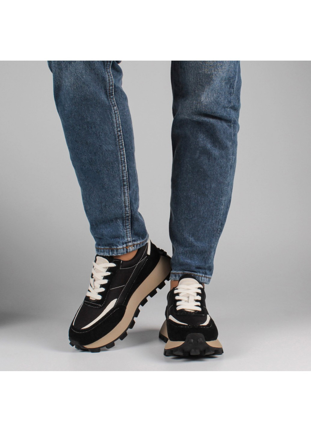 Черные демисезонные женские кроссовки 198904 Buts