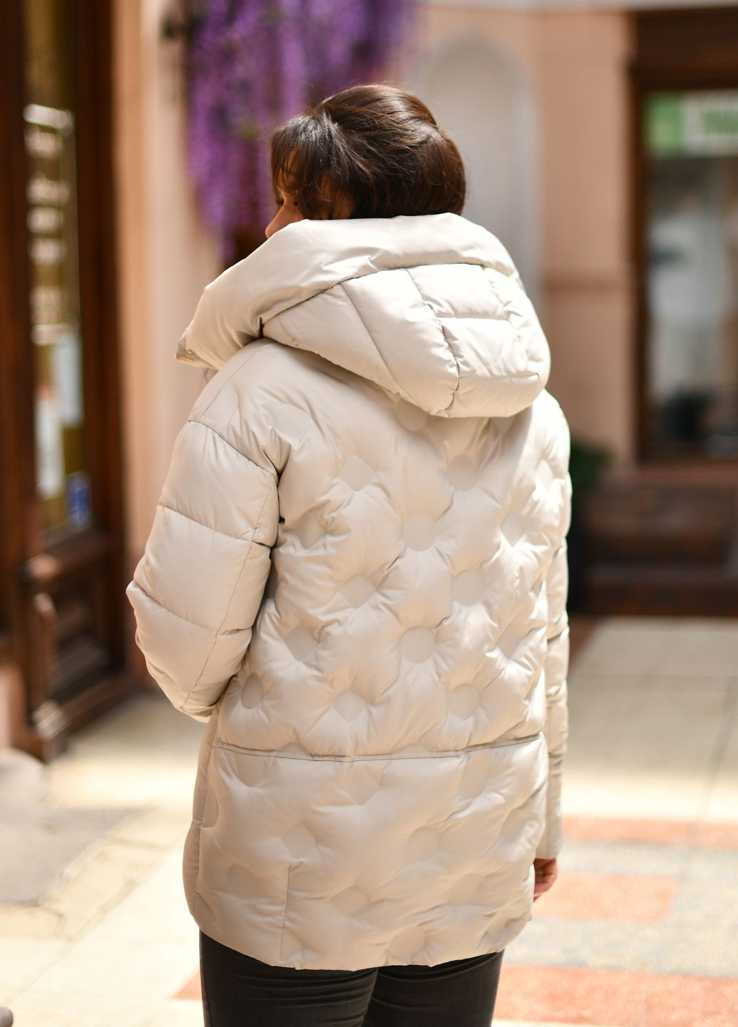 Бежева зимня жіноча коротка куртка 20742 Svidni