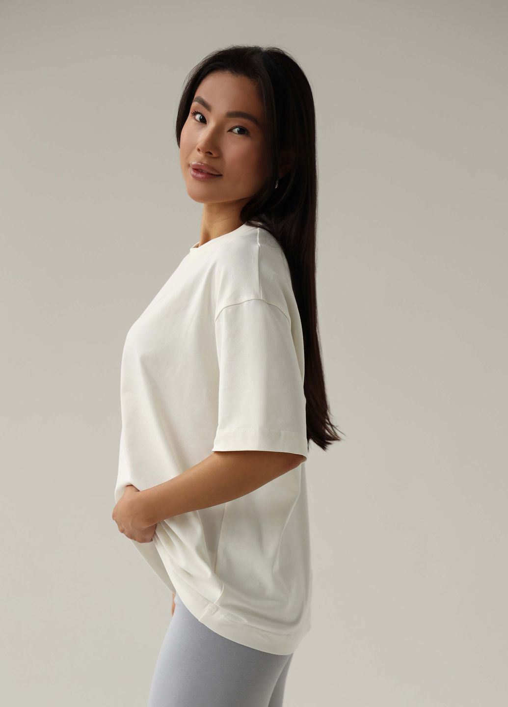Белая женская футболка оверсайз с удлиненным рукавом с коротким рукавом German Volf