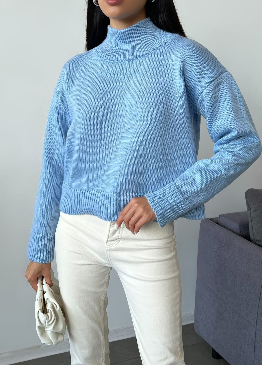Голубой демисезонный свитер Larionoff