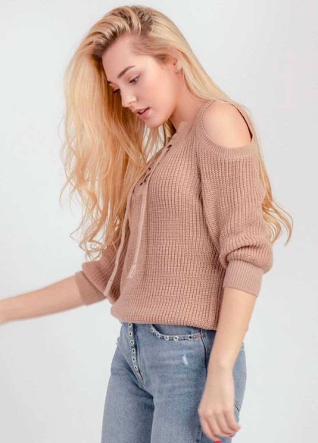 Бежевый джемпер женский с открытыми плечами Bellise