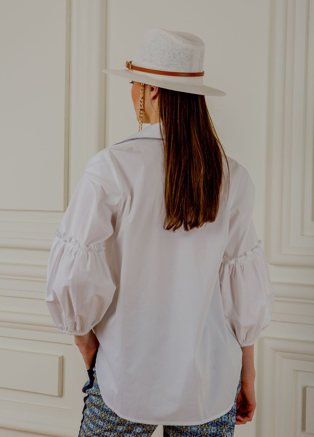 Белая кэжуал рубашка однотонная Dolcedonna с длинным рукавом