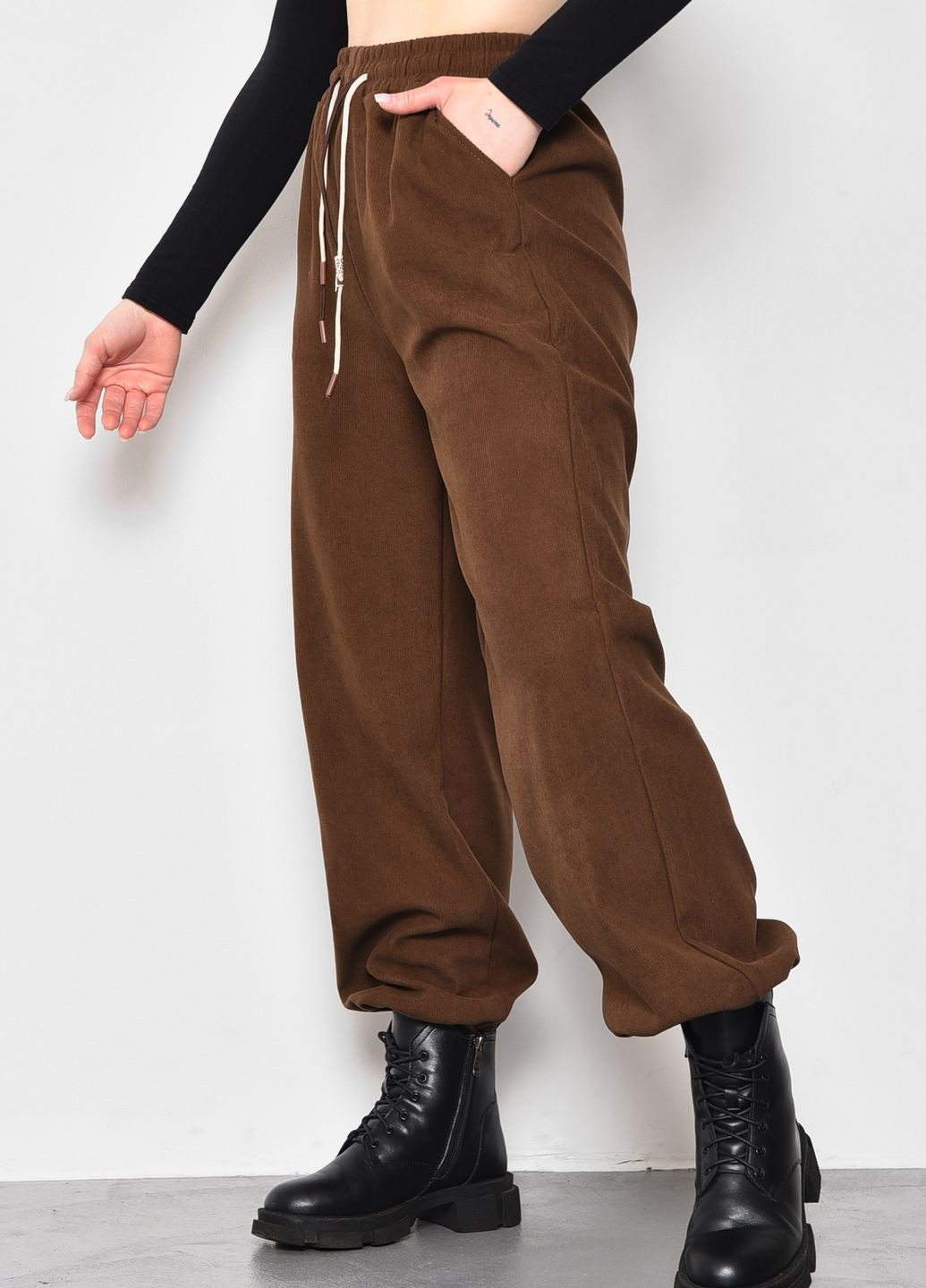 Штани жіночі напівбатальні розкльошені коричневого кольору Let's Shop (278050214)