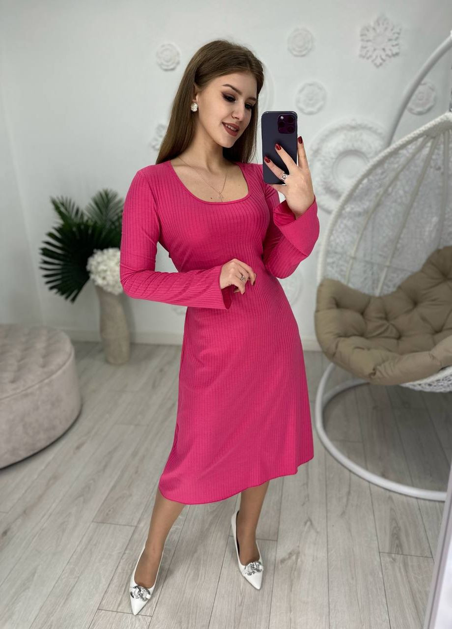 Розовое женское платье ниже колена цвет малина р.42/44 446250 New Trend