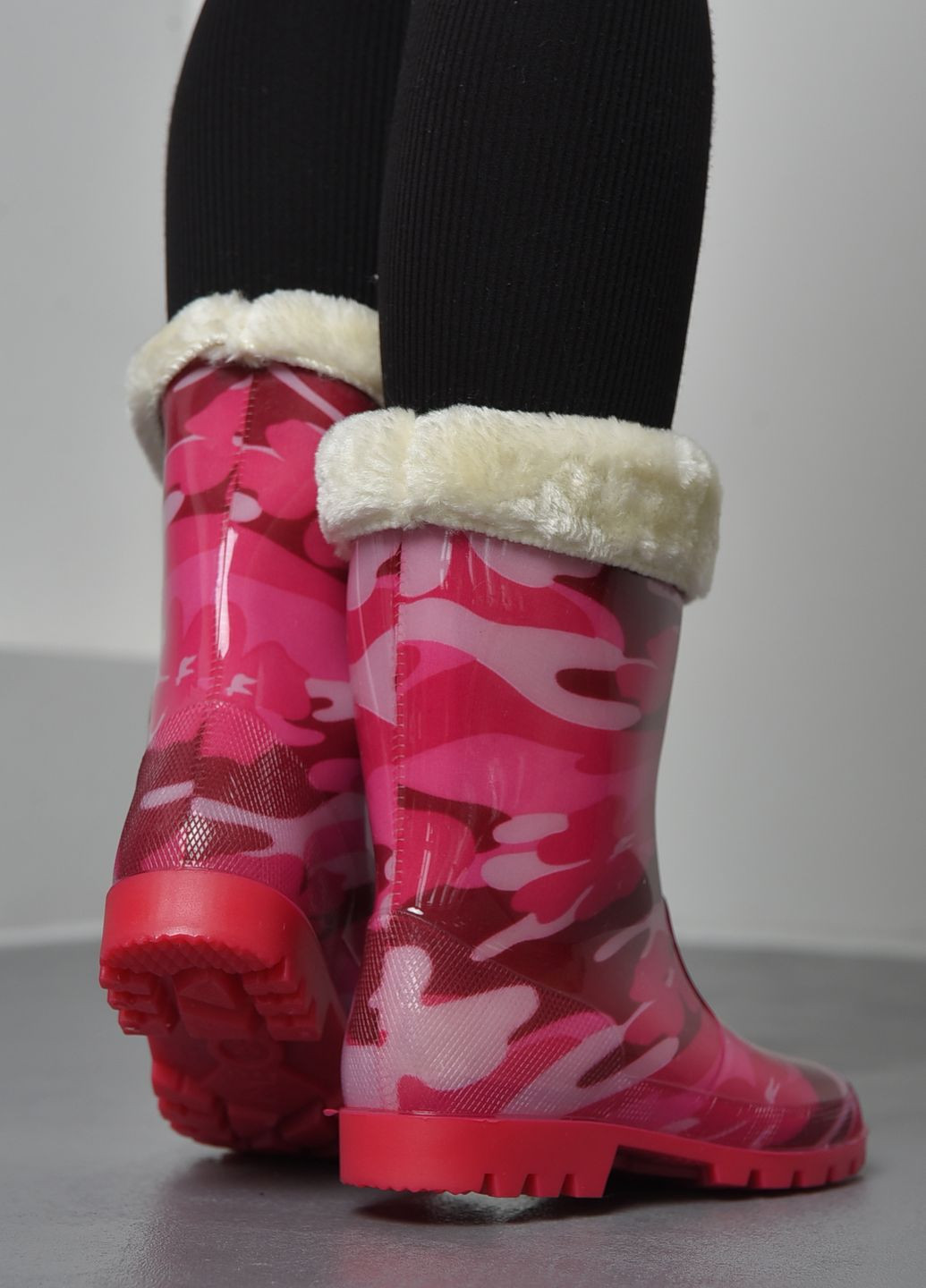 Чоботи резинові для дівчинки рожевого кольору зі зйомним утеплювачем Let's Shop (269903517)