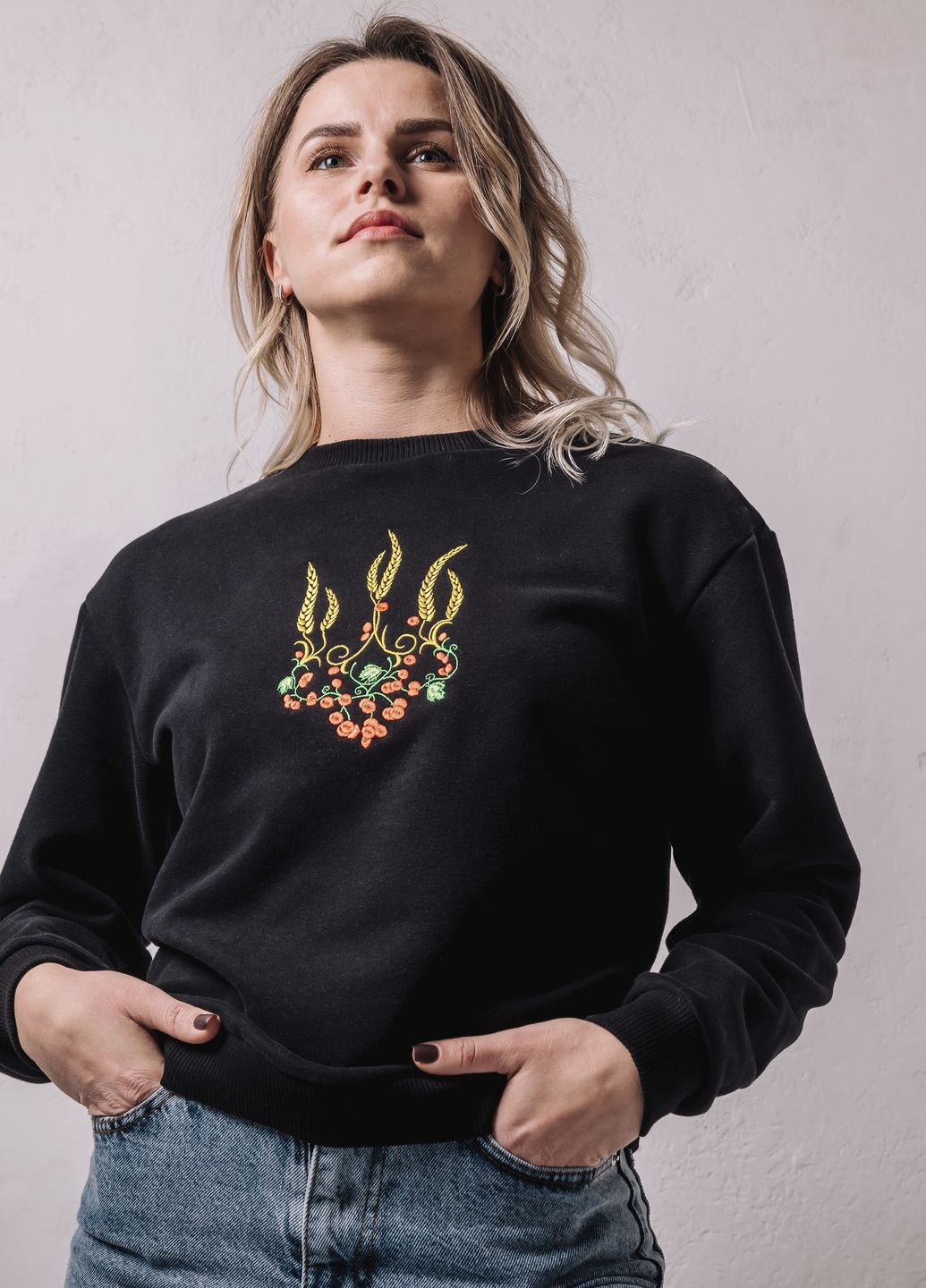 Женский свитшот с вышивкой "Тризуб красная калина" VINCA - крой украинская символика черный повседневный хлопок, трикотаж - (264295960)