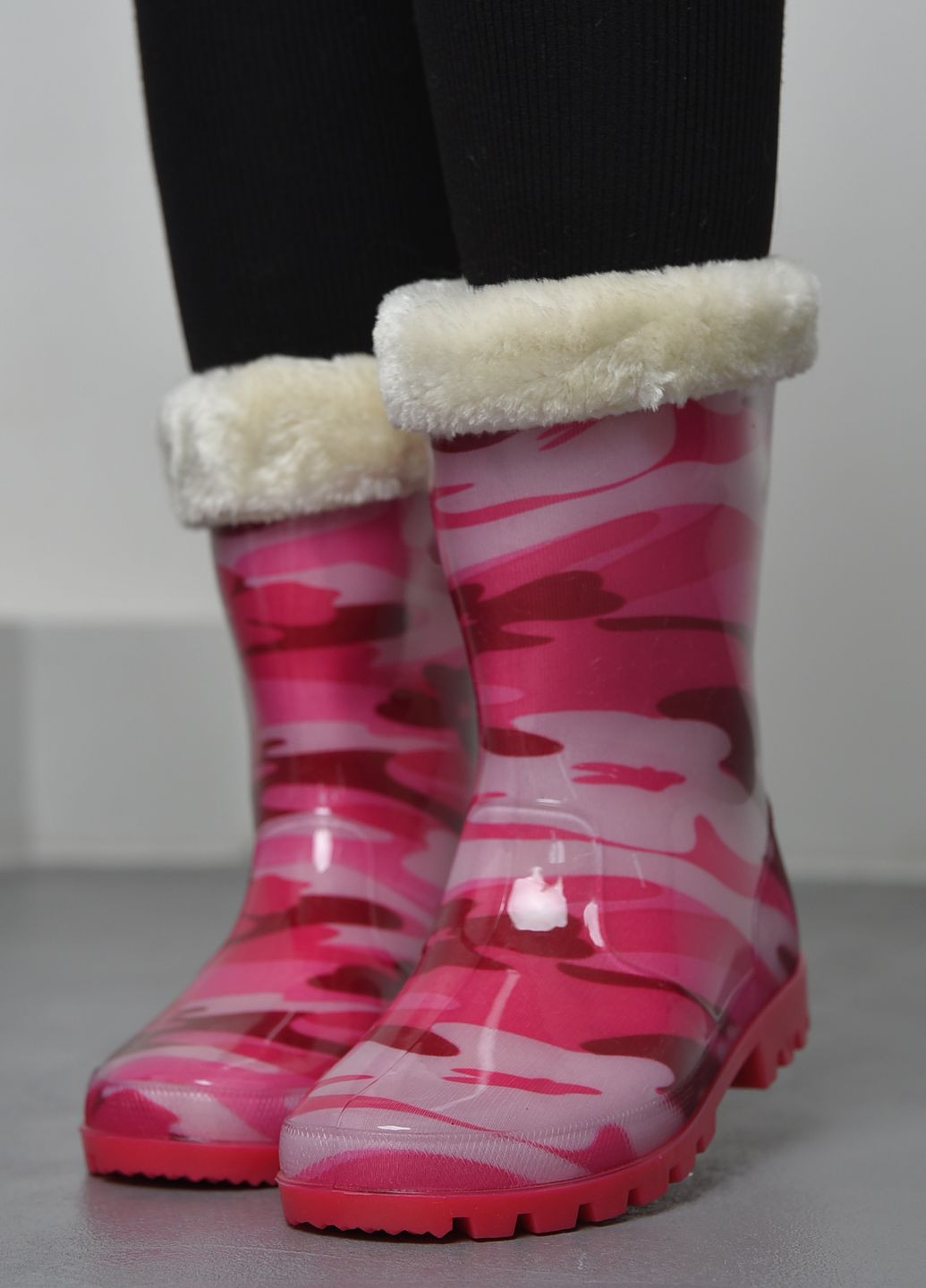 Осенние сапоги резиновые для девочки розового цвета со сьемным утеплителем Let's Shop