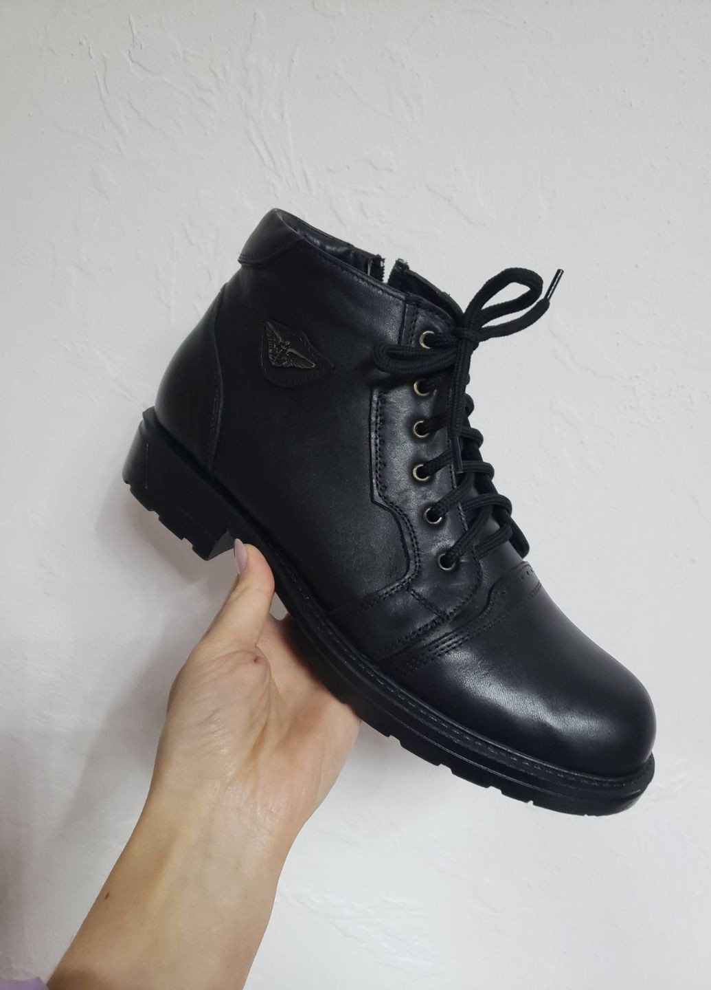 Черные зимние ботинки зимние кожаные No Brand