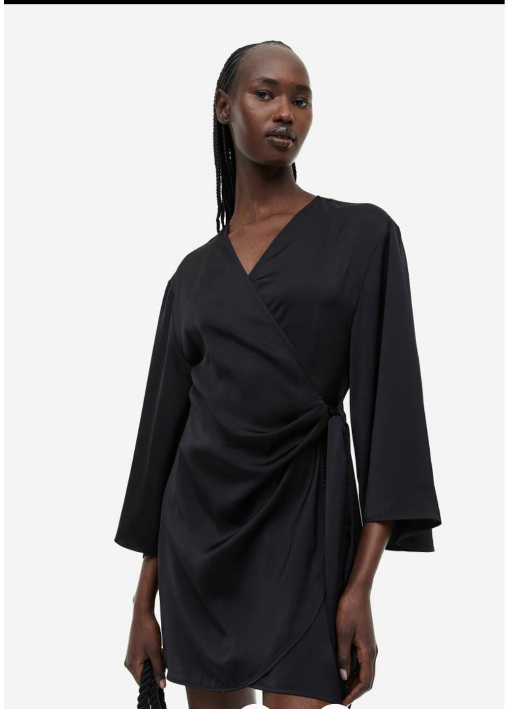 Чорна коктейльна жіноча атласна сукня на запах (55692) 34 чорна H&M