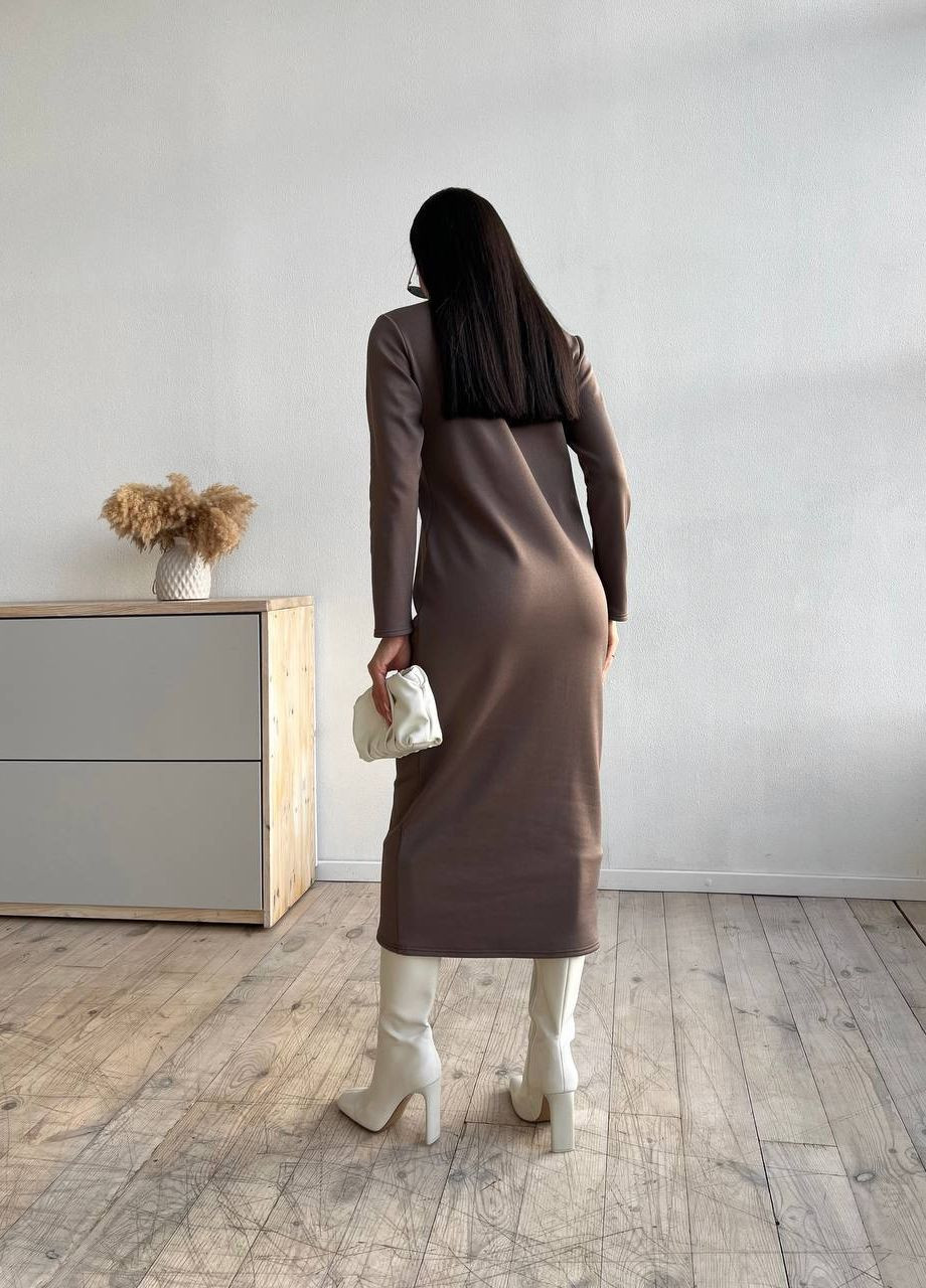 Коричнева женское макси платье с рбан на флисе цвет коричневй р.42/44 446054 New Trend