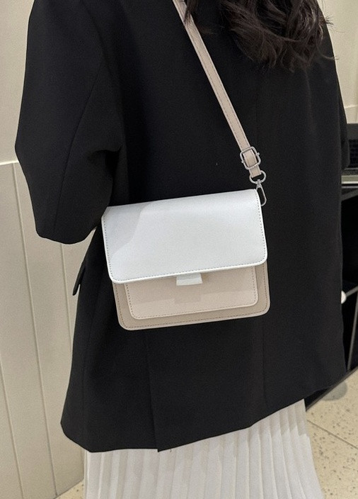 Жіноча класична сумочка через плече крос-боді на широкому ремінці 10165 бежева No Brand (259262460)