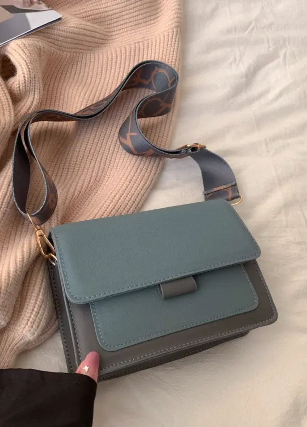 Женская классическая сумочка через плечо кросс-боди на ремешке бархатная велюровая замшевая голубая No Brand (257007430)