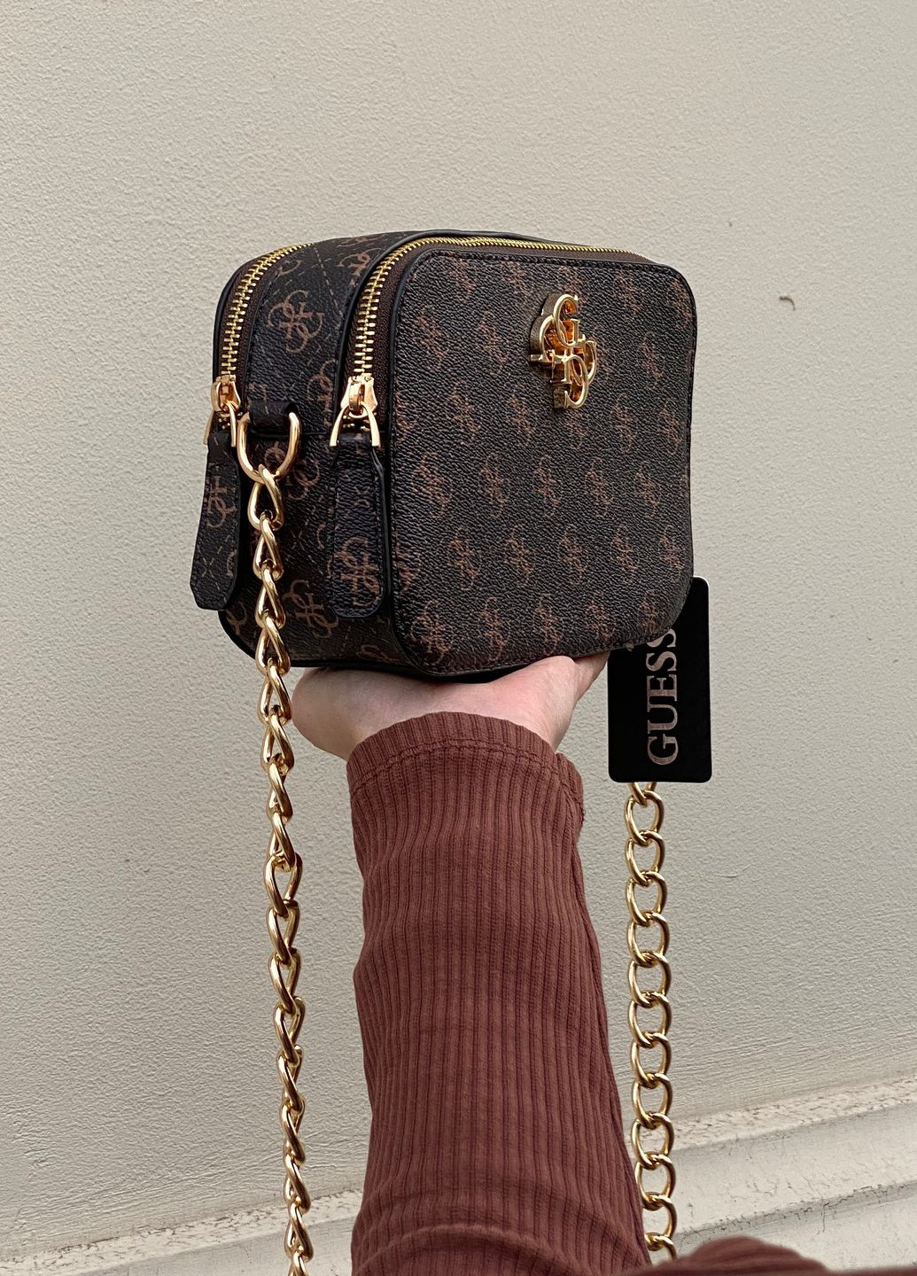 Жіноча прямокутна сумка крос-боді коричнева Guess (272593130)