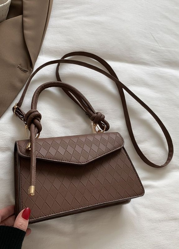 Женская классическая сумка 8658 кросс-боди на ремешке через плечо коричневая No Brand (274074223)