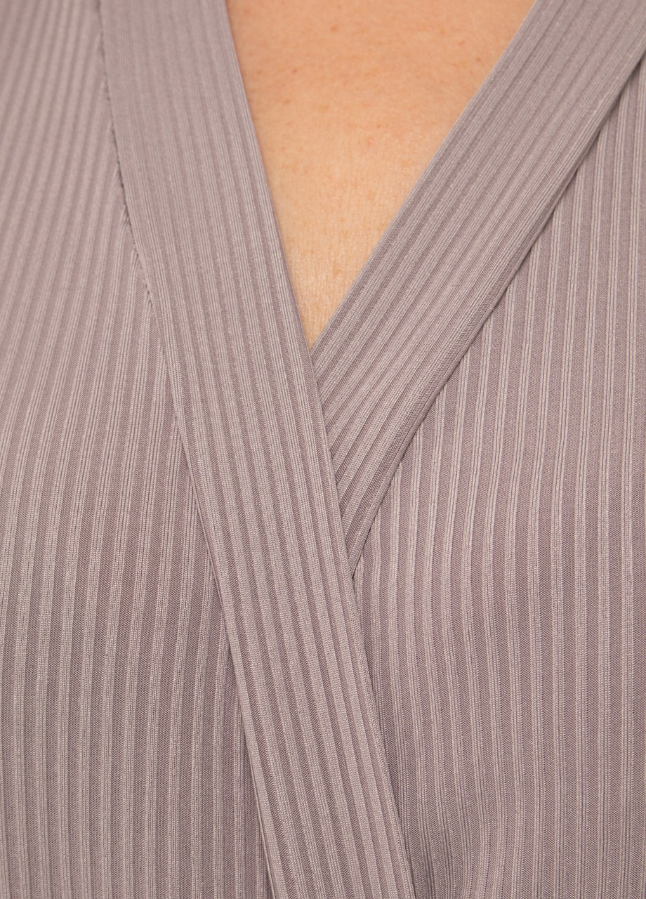 Серая всесезон пижамный женский комплект тройка в рубчик, халат, футболка с шортами серый Maybel