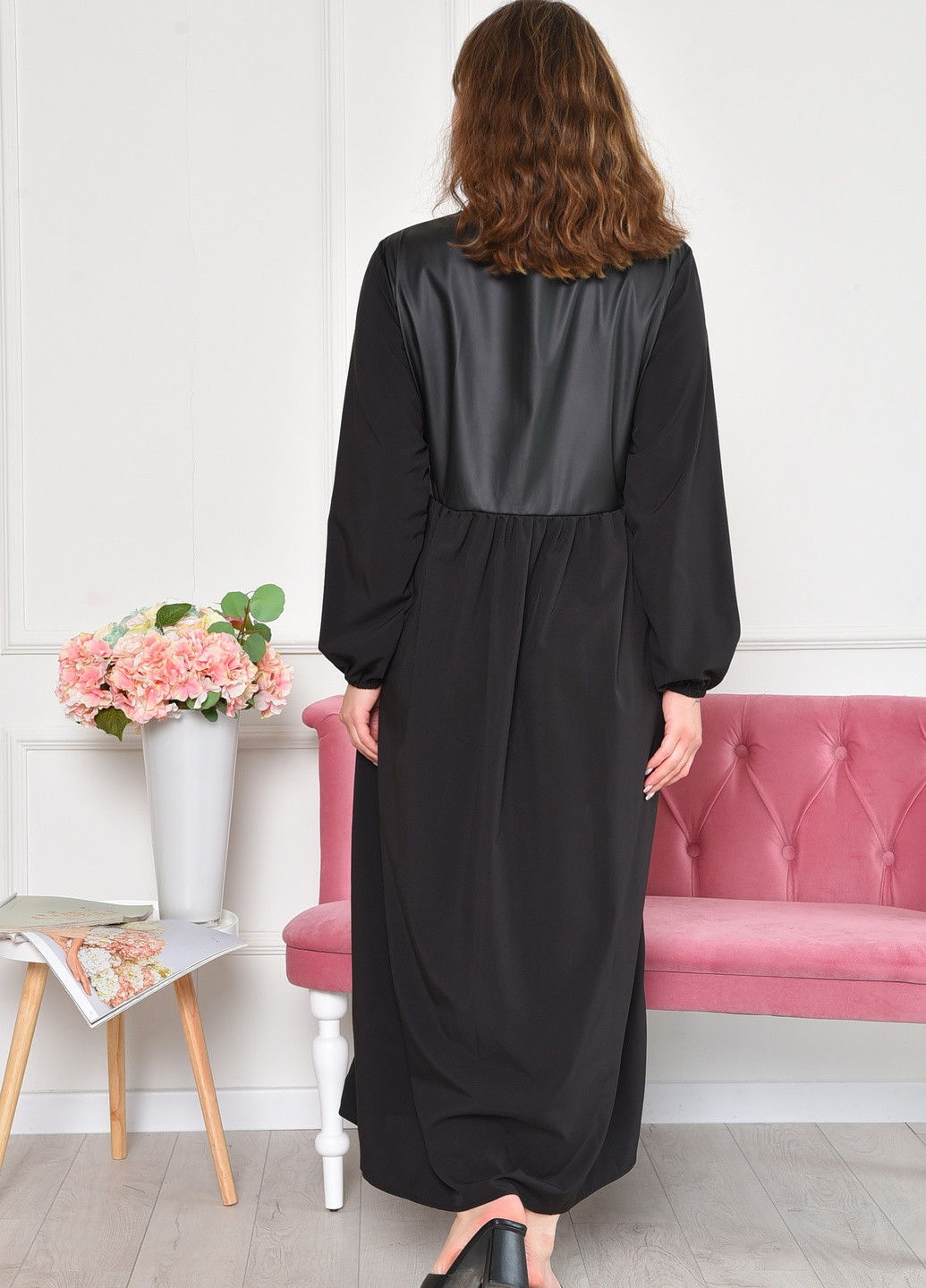 Черное коктейльное платье женское черного цвета оверсайз Let's Shop однотонное