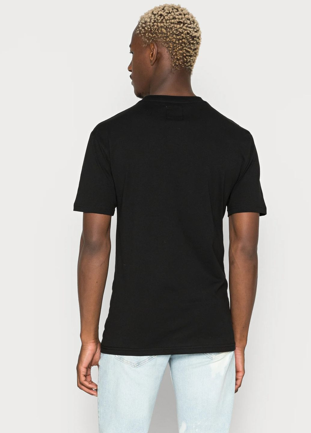 Черная футболка Newport