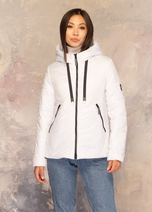 Белая демисезонная женская куртка весенняя большого размера SK