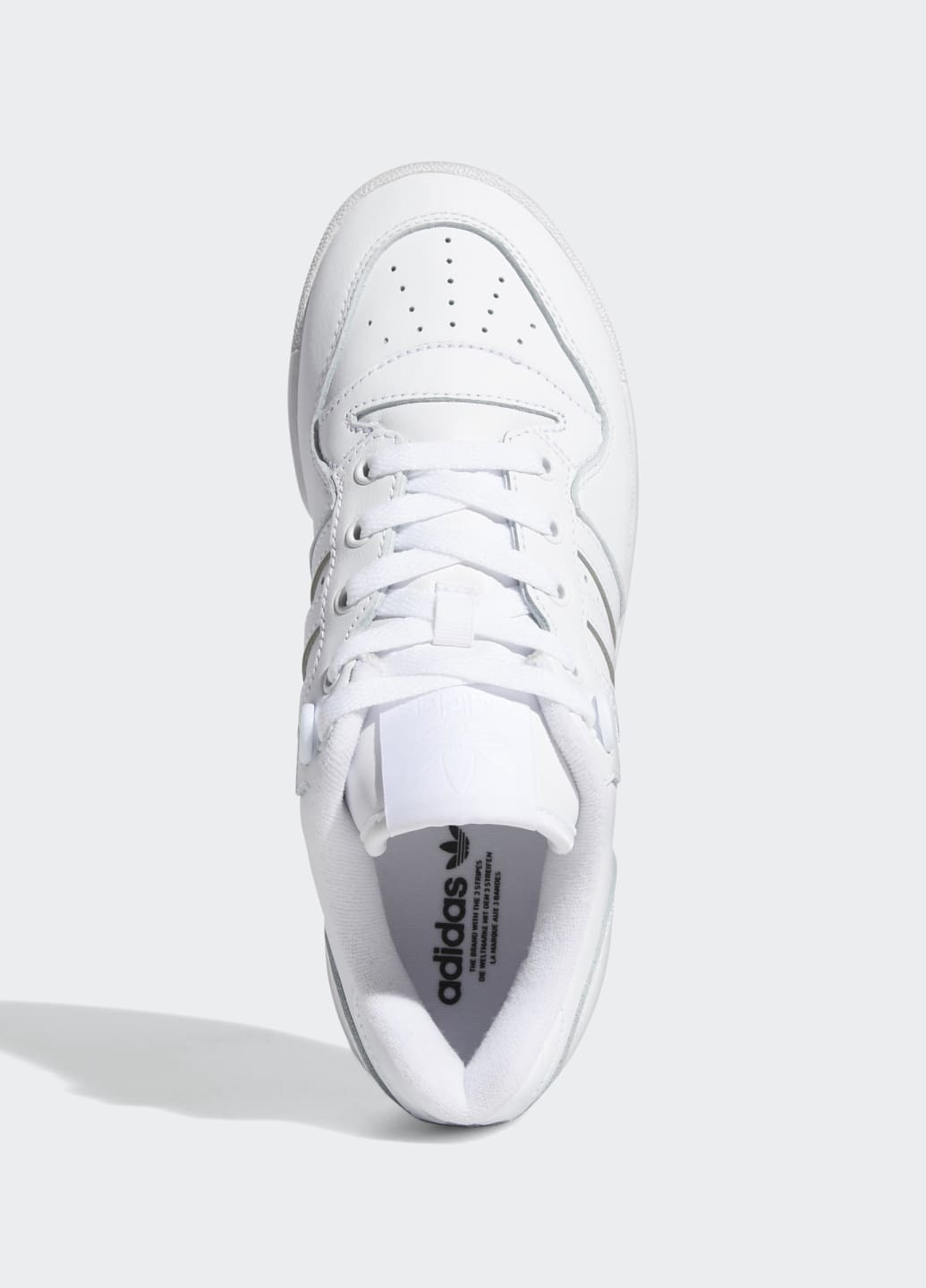 Белые всесезонные кроссовки rivalry low adidas