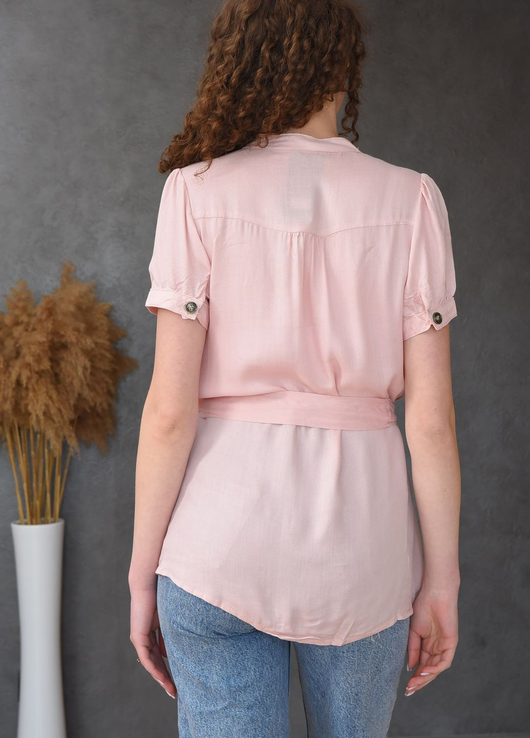 Пудрова демісезонна блуза жіноча пудрового цвета на запах Let's Shop