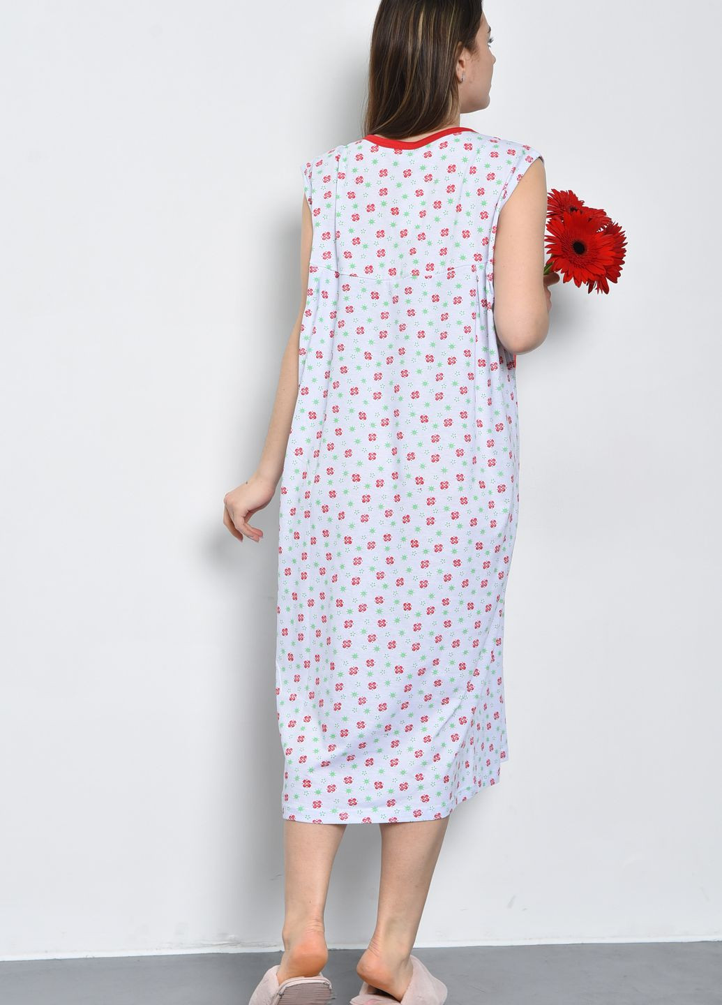 Ночная рубашка женская белого цвета с цветочным принтом размер 56 Let's Shop (271958463)