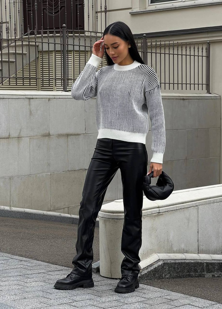 Белый женский свитер цвет белый-черный р.42/46 446040 New Trend
