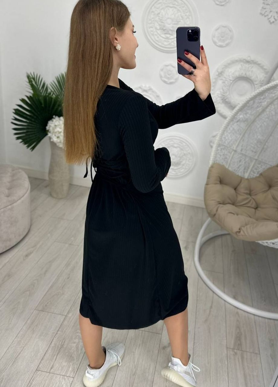 Черное женское платье ниже колена цвет черный р.42/44 446249 New Trend