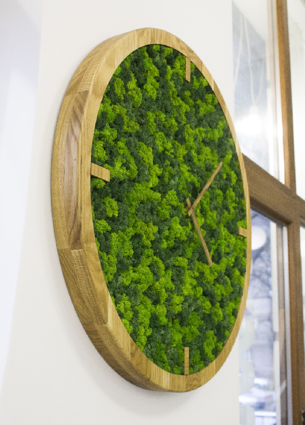 Годинник настінний стильний практичний універсальний круглий зі стабілізованим мохом із дерева 30х30х4 см (475797-Prob) Unbranded (271666224)