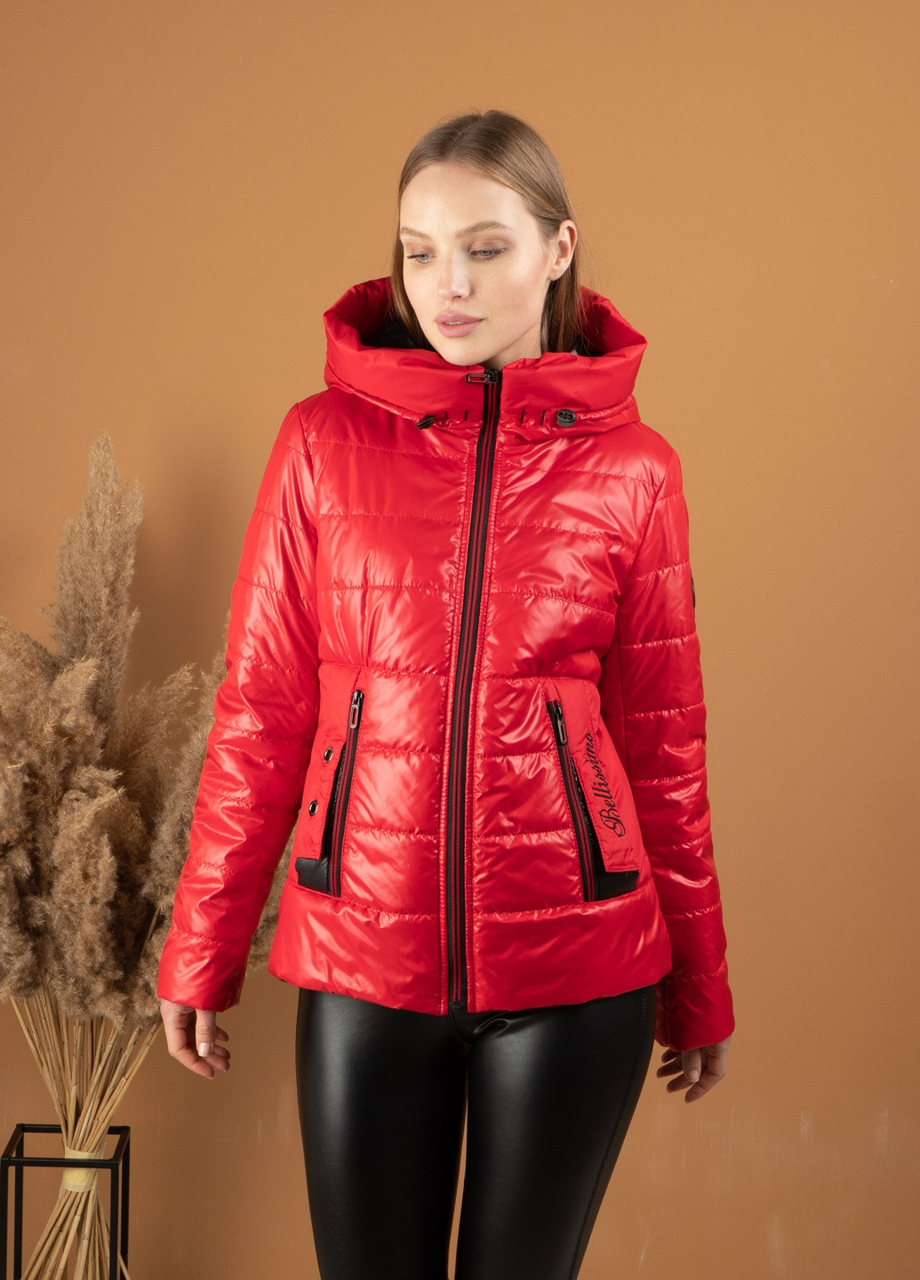 Красная демисезонная женская осенняя куртка молодежная SK