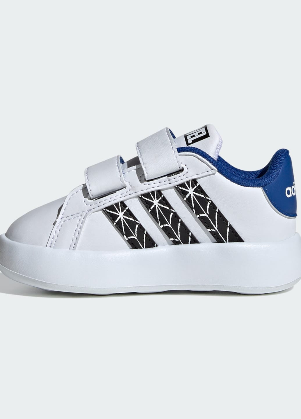 Белые всесезонные кроссовки marvel's spider-man grand court adidas