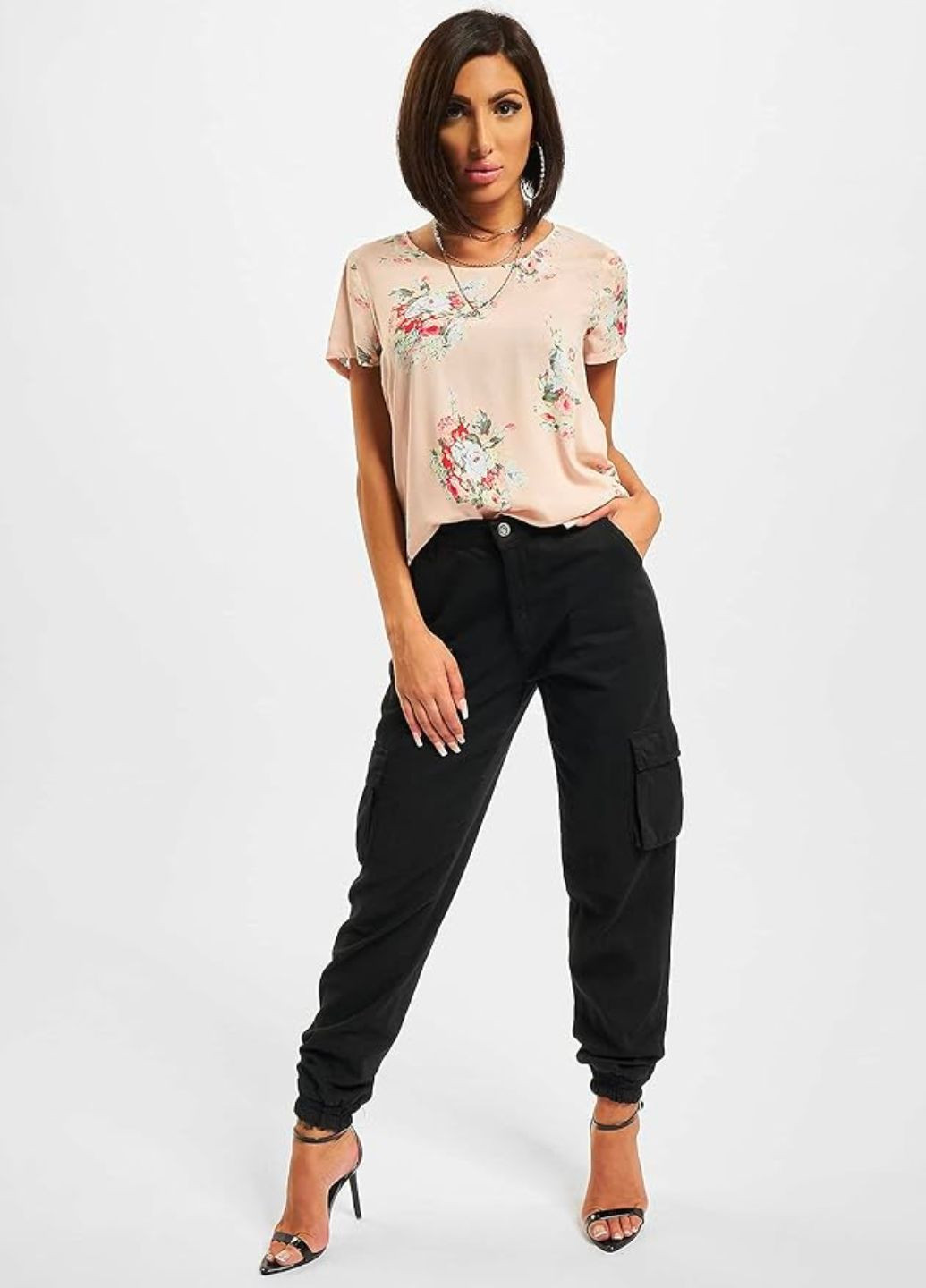 Розовая блузка с коротким рукавом в цветы розовая Only