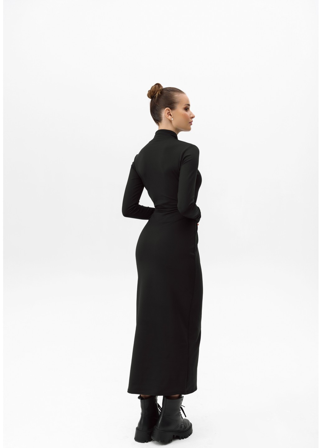 Чорна кежуал чорна міді сукня орі MANDARIN з логотипом