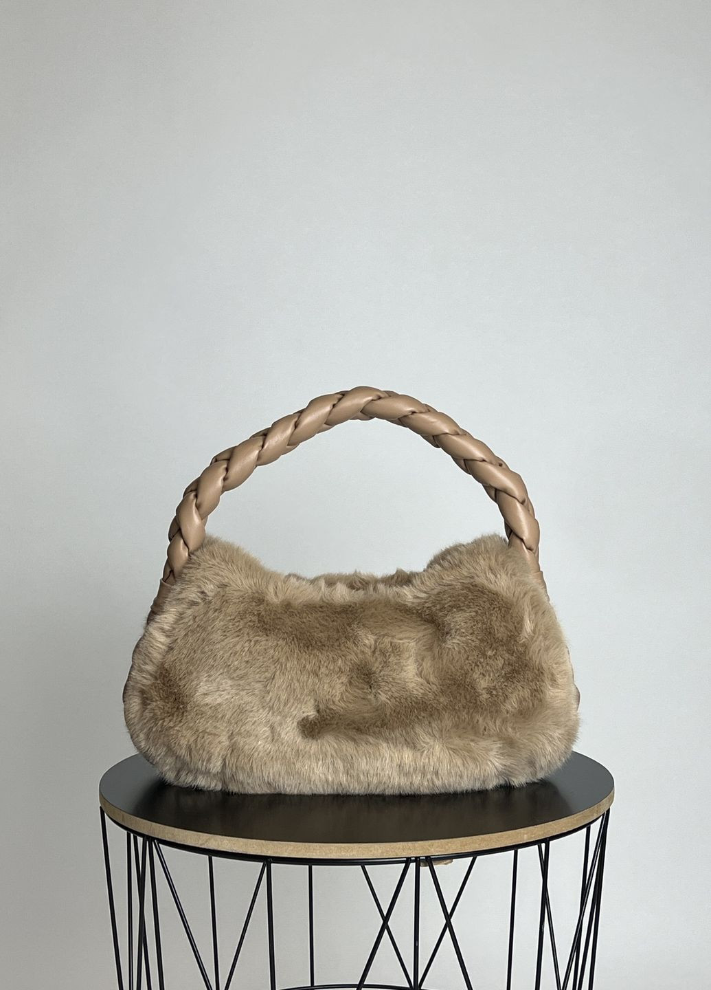 Женская сумка Fur бежевая No Brand (264835972)