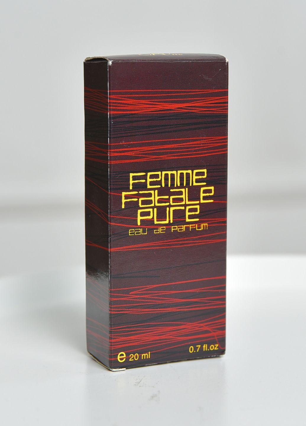Духи-спрей женские Femme Fatale Pure 20мл Let's Shop (266991939)
