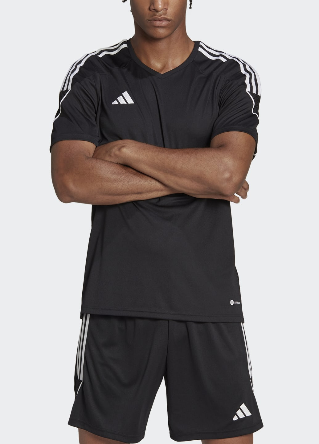 Черный демисезонный спортивный лонгслив adidas с логотипом