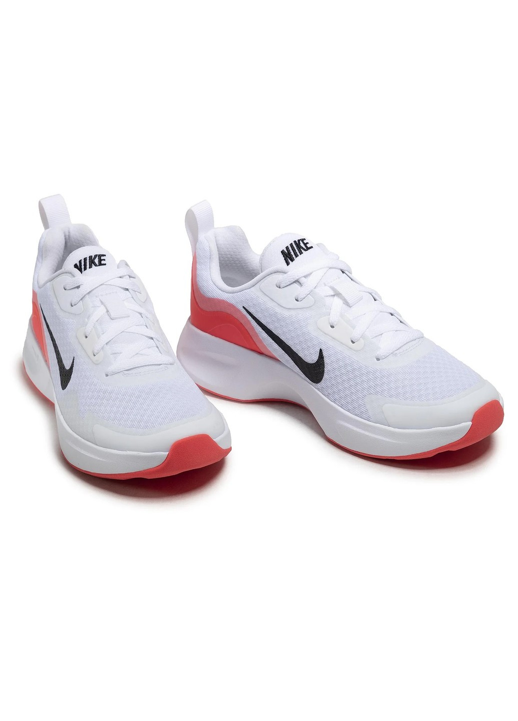 Белые кроссовки женские Nike