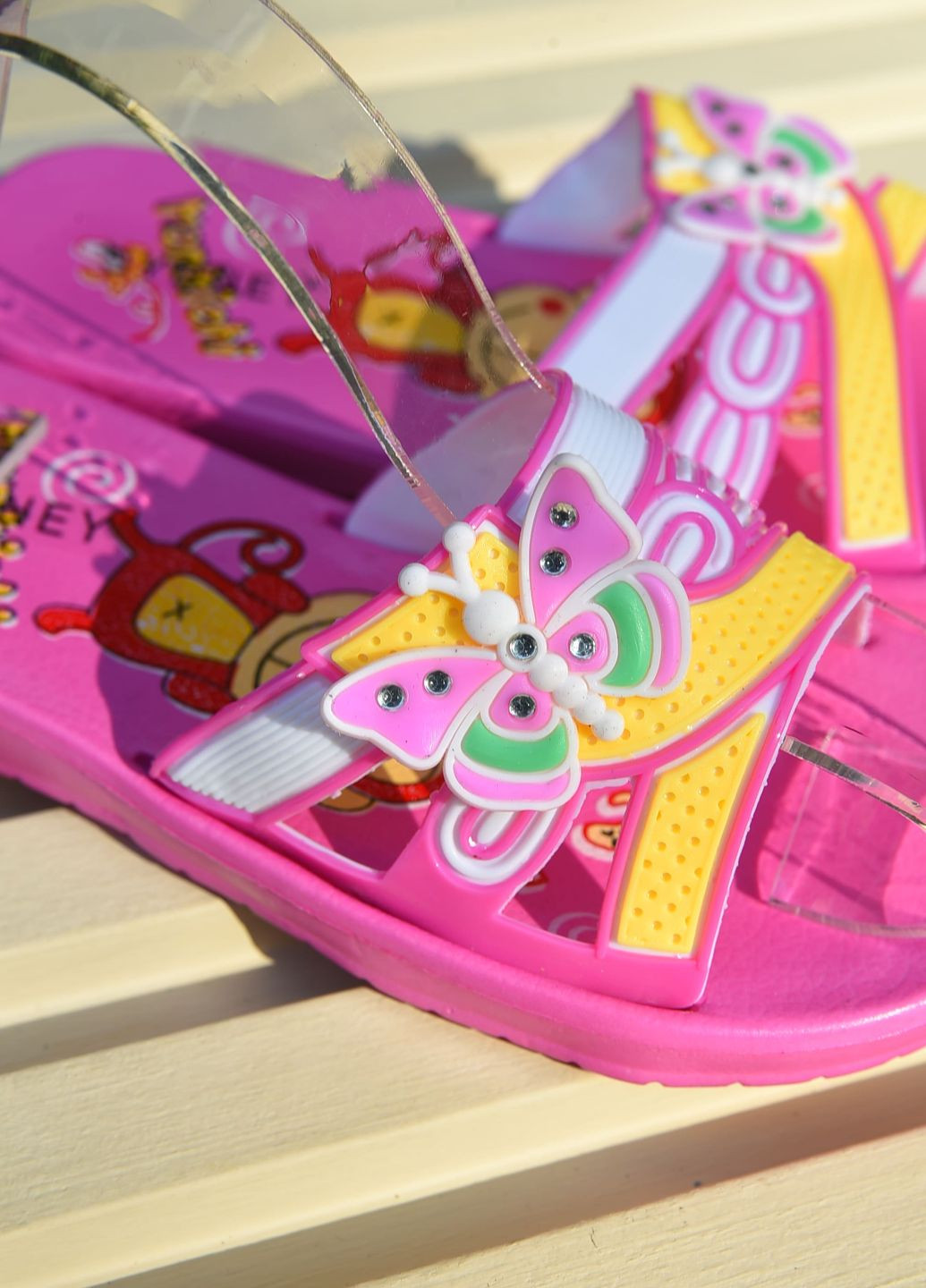 Шльопанці дитячі для дівчинки рожевого кольору Let's Shop (263591244)